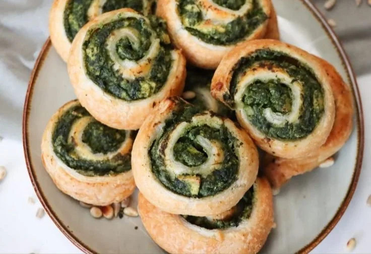 Vegan spinach rolls